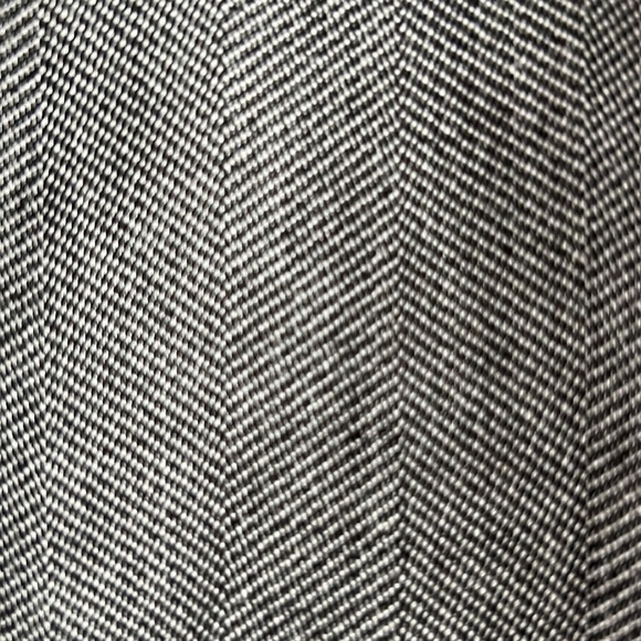 White House Black Market straight skirt. Size 12 - Picture 4 of 4